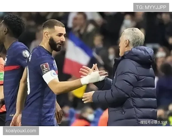 吉鲁与本泽马锋线角色差异：从单点驱动到体系化进攻分配的演变